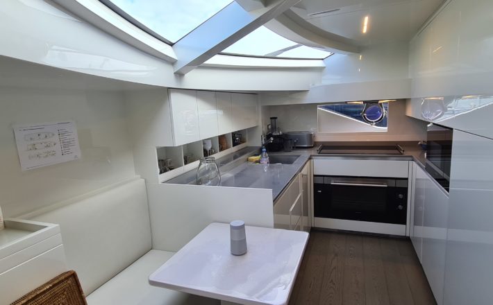 FERRETTI 850 WATERMACHINE