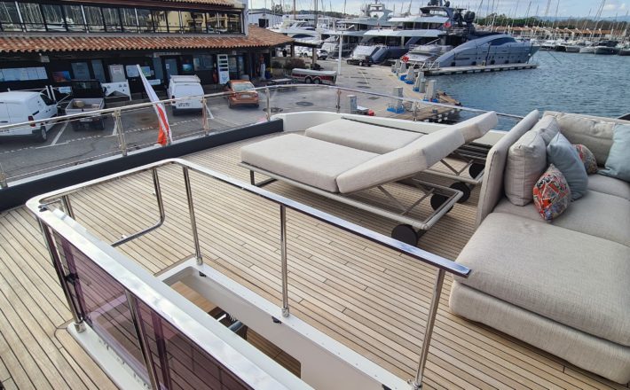 FERRETTI 850 WATERMACHINE