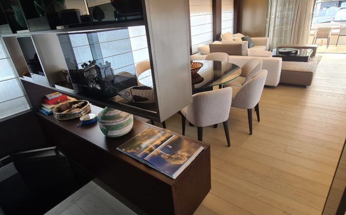 FERRETTI 850 WATERMACHINE