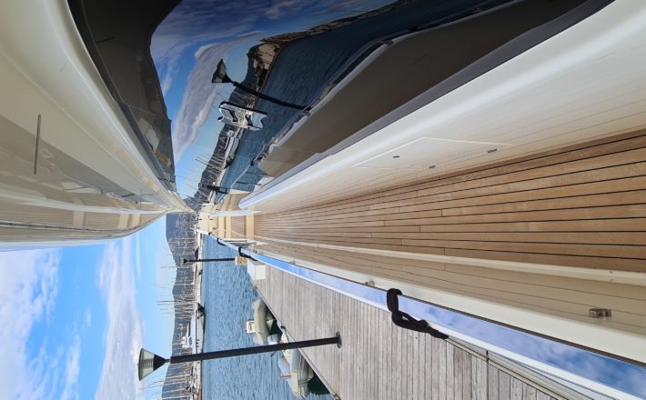 FERRETTI 850 WATERMACHINE