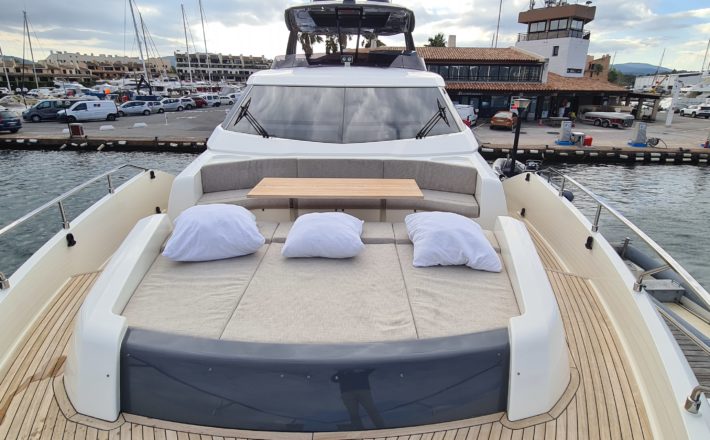 FERRETTI 850 WATERMACHINE