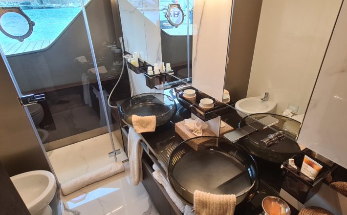 FERRETTI 850 WATERMACHINE