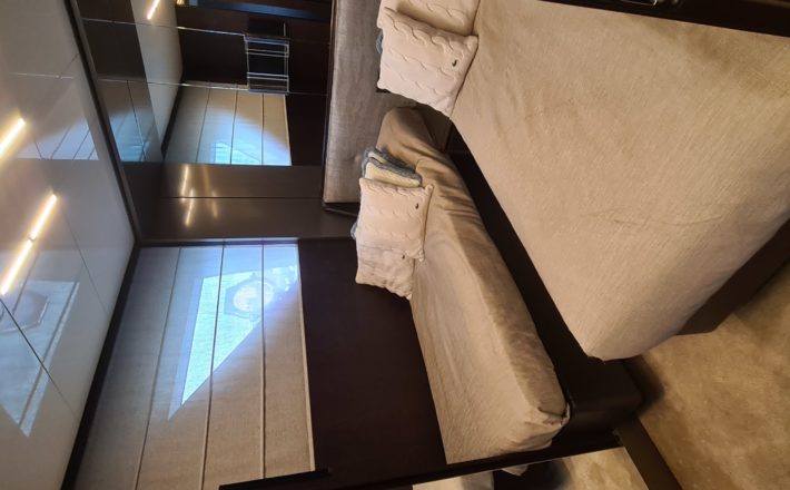 FERRETTI 850 WATERMACHINE