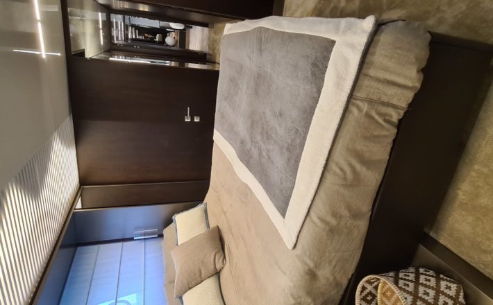 FERRETTI 850 WATERMACHINE