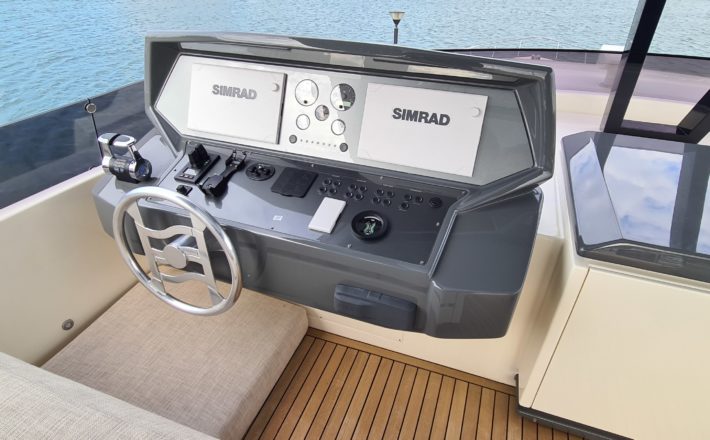 FERRETTI 850 WATERMACHINE