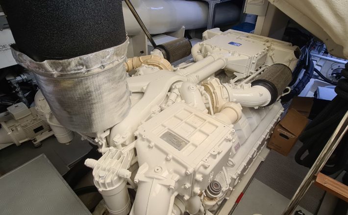 FERRETTI 850 WATERMACHINE