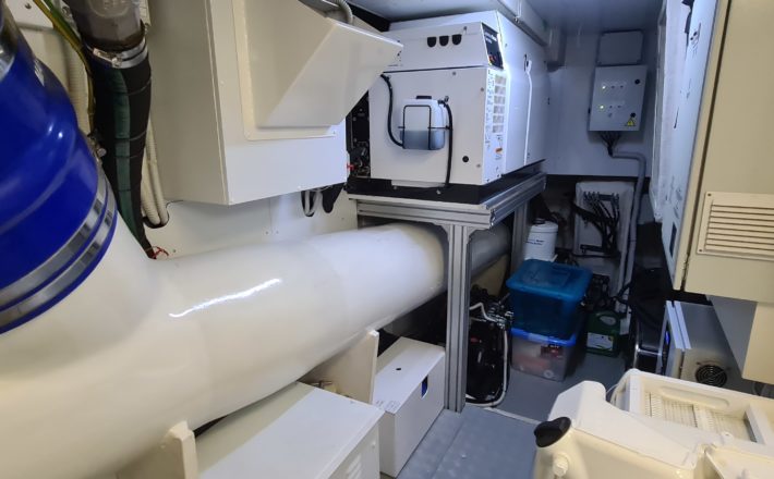 FERRETTI 850 WATERMACHINE