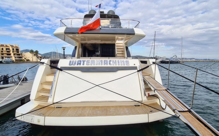 FERRETTI 850 WATERMACHINE